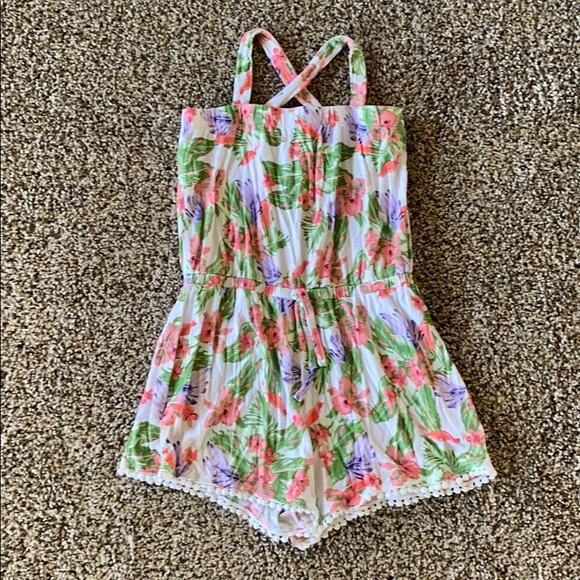 [Girls] Tucker + Tate Romper. - Picture 1 of 3